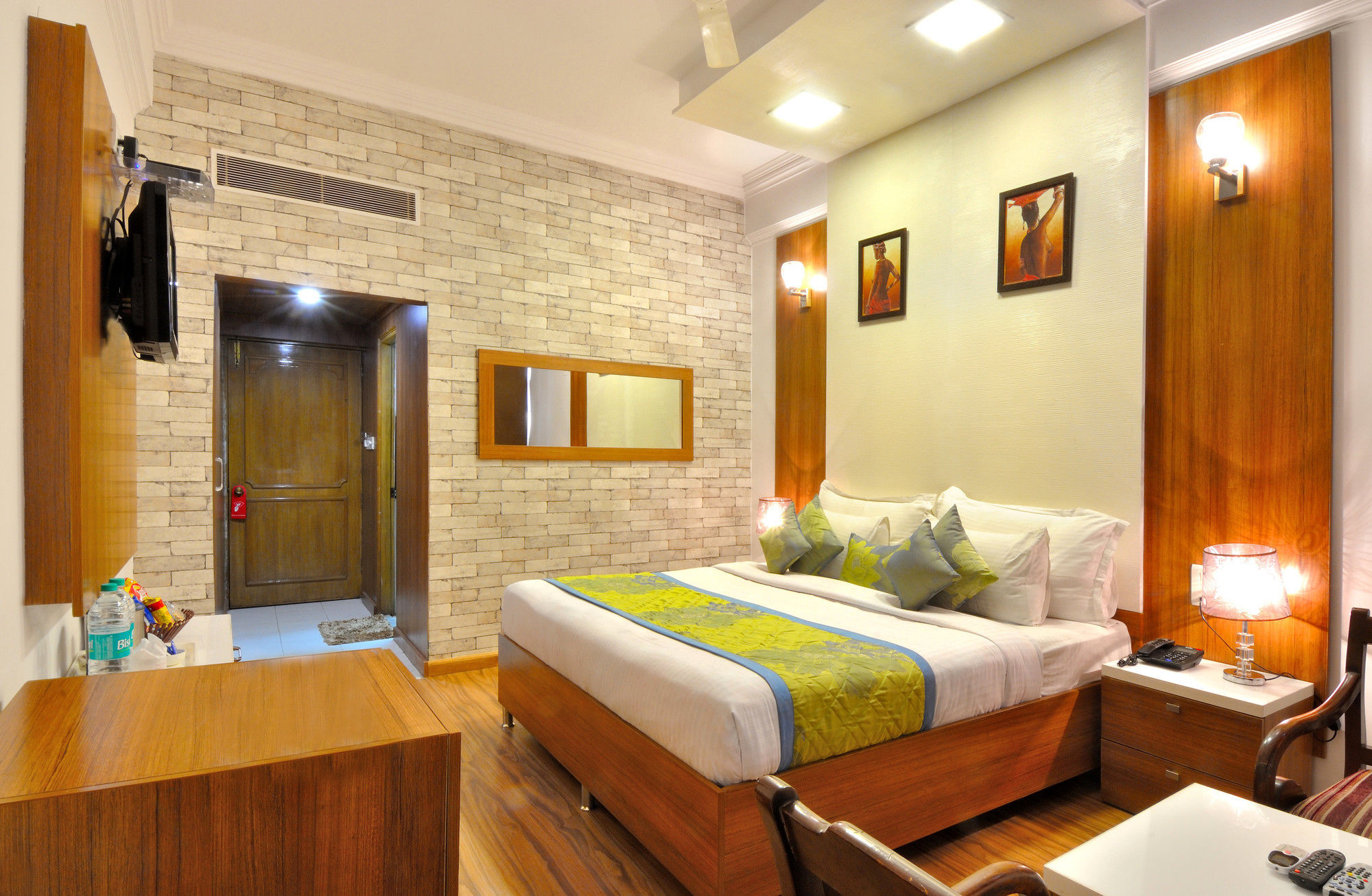 Hotel Solitaire Chandigarh - 10 Mins From Railway Station מראה חיצוני תמונה