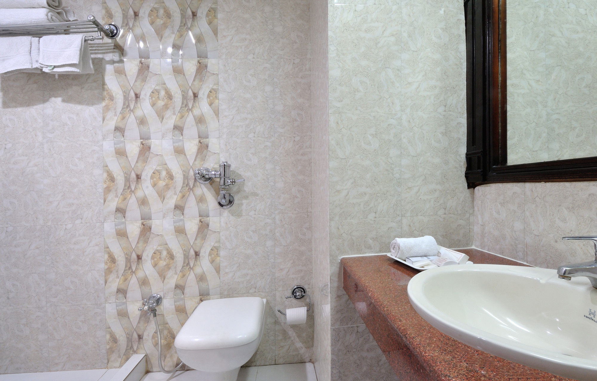 Hotel Solitaire Chandigarh - 10 Mins From Railway Station מראה חיצוני תמונה